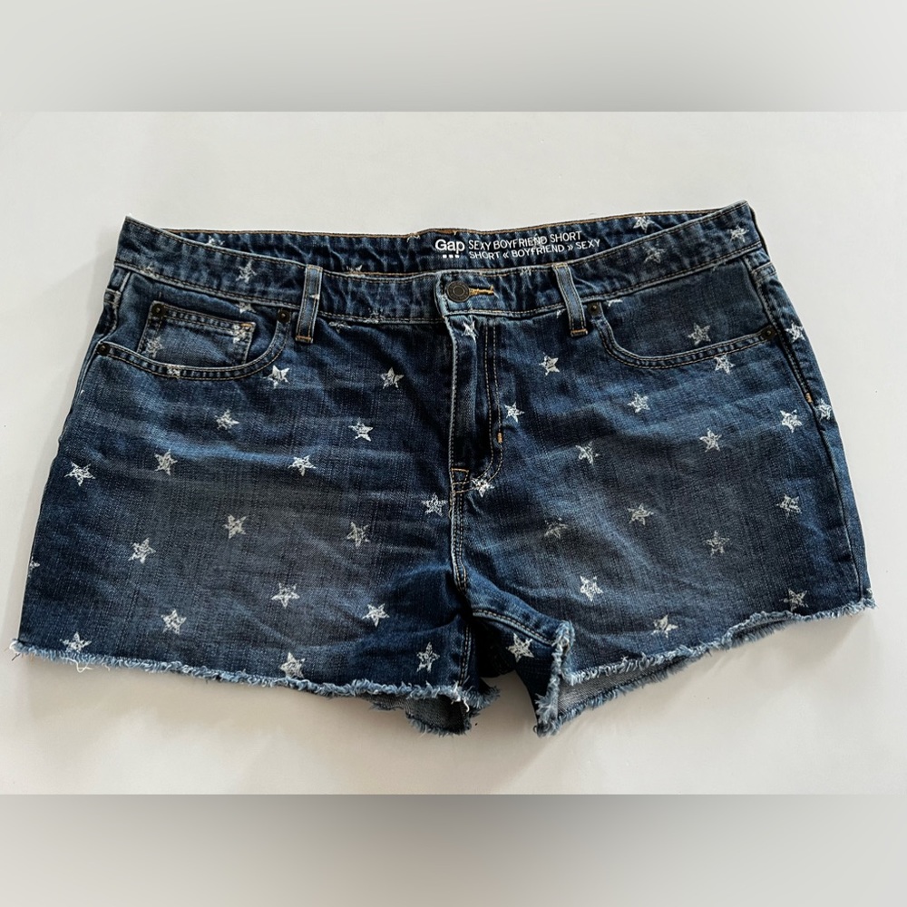 Sexy Gap shorts. Sz 14/32. Blue jeans with stars.